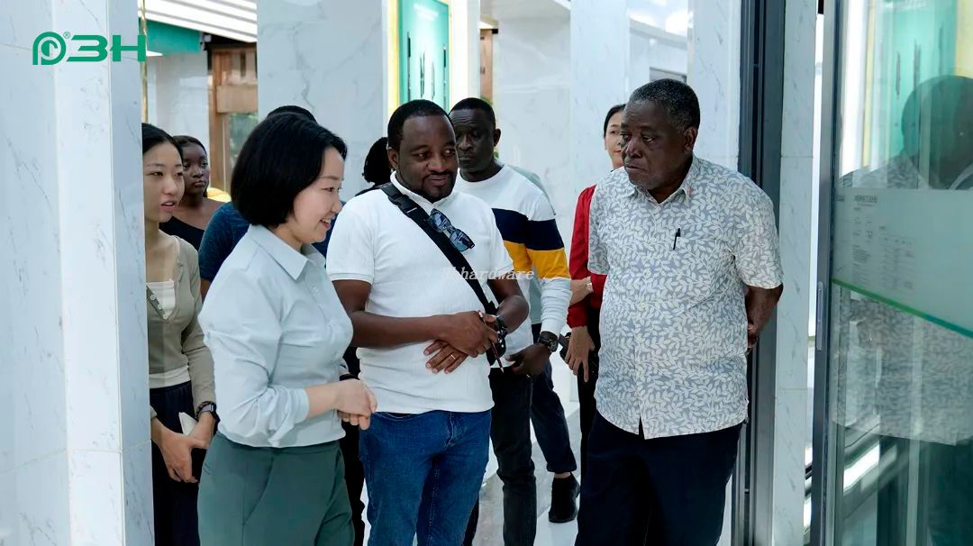 مورد أجهزة نافذة الباب 3