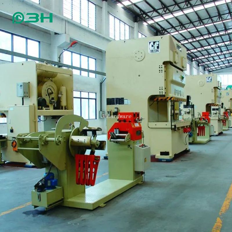 أجهزة نافذة الباب 