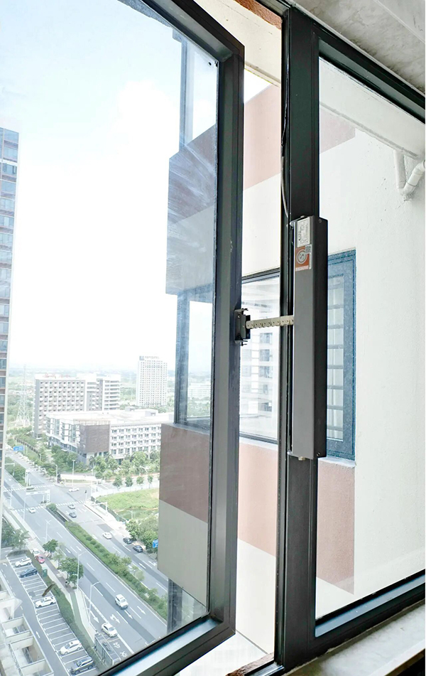 فتاحة النوافذ الكهربائية