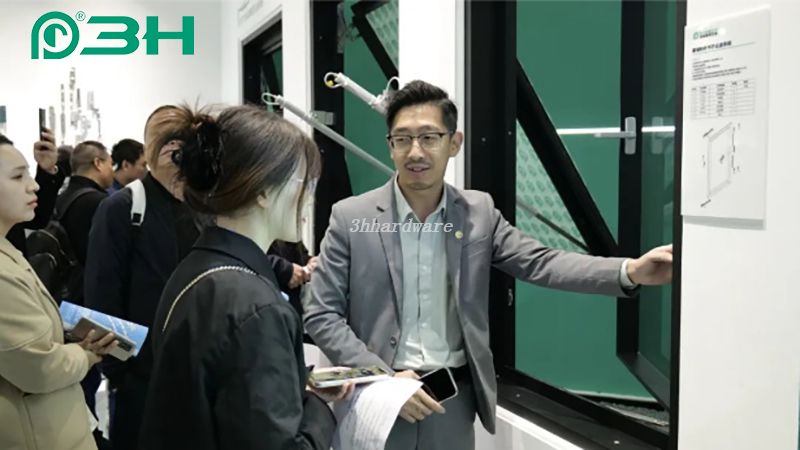 معرض الأجهزة الزجاجية 9