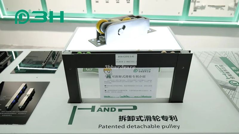 معرض الأجهزة الزجاجية 77