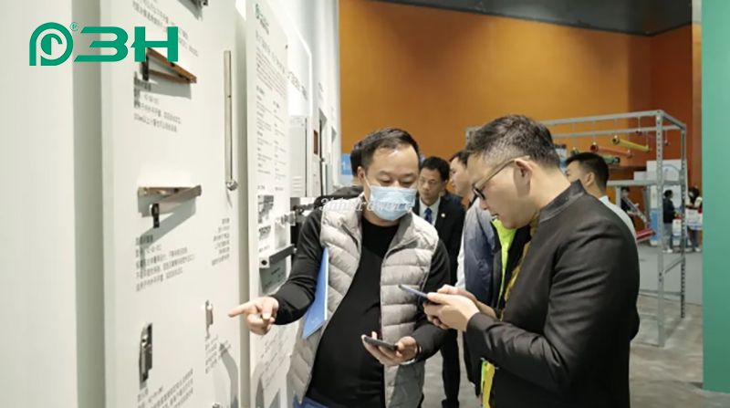 معرض الأجهزة الزجاجية 10