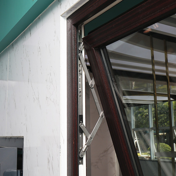 ما هي الأنواع المختلفة لإقامات احتكاك النوافذ؟